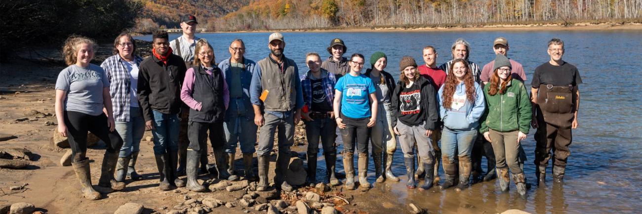 Joseph Gingerich and students at a Virginia dig.jpg